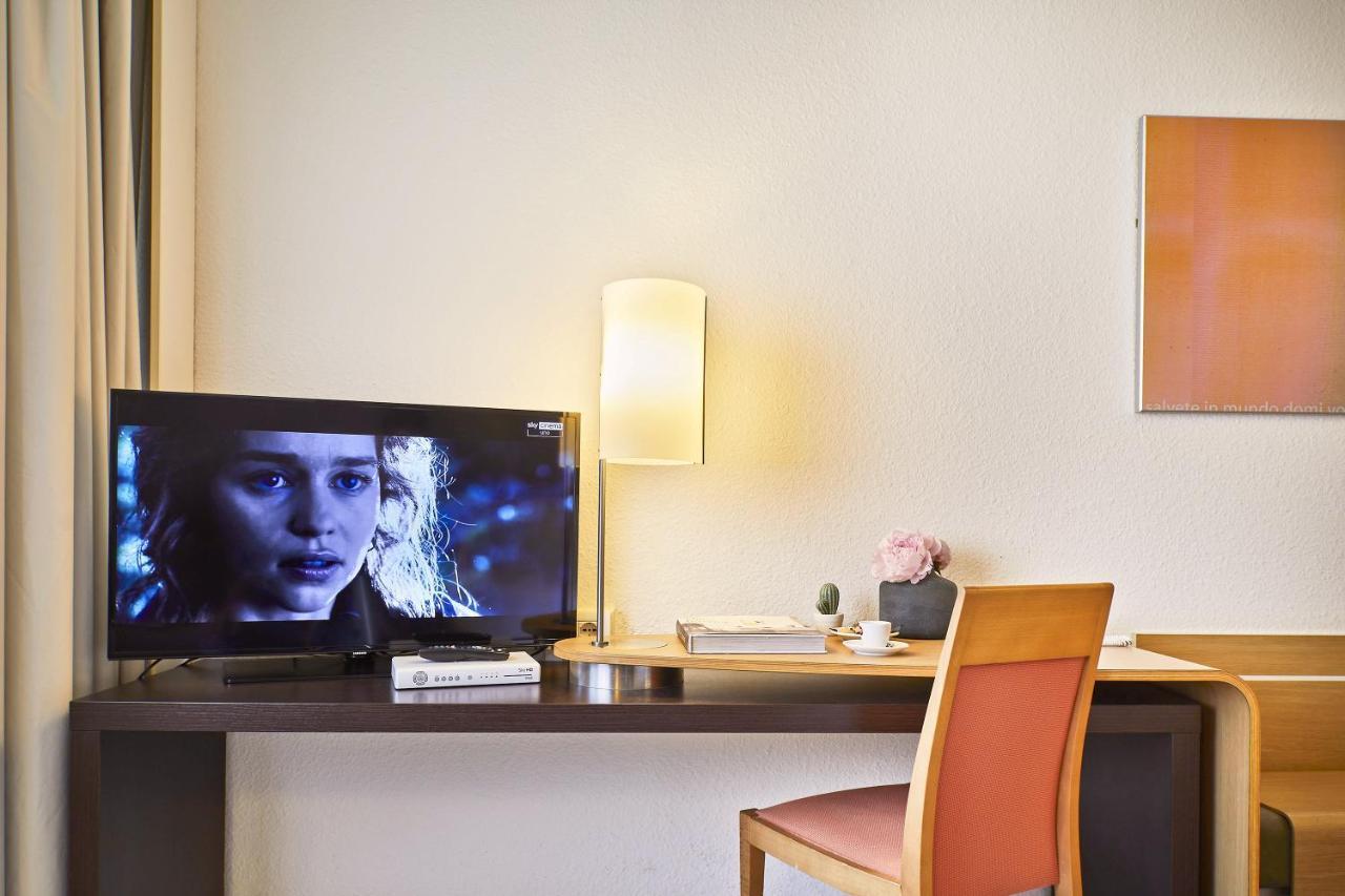 Hotel Living Place 4*
