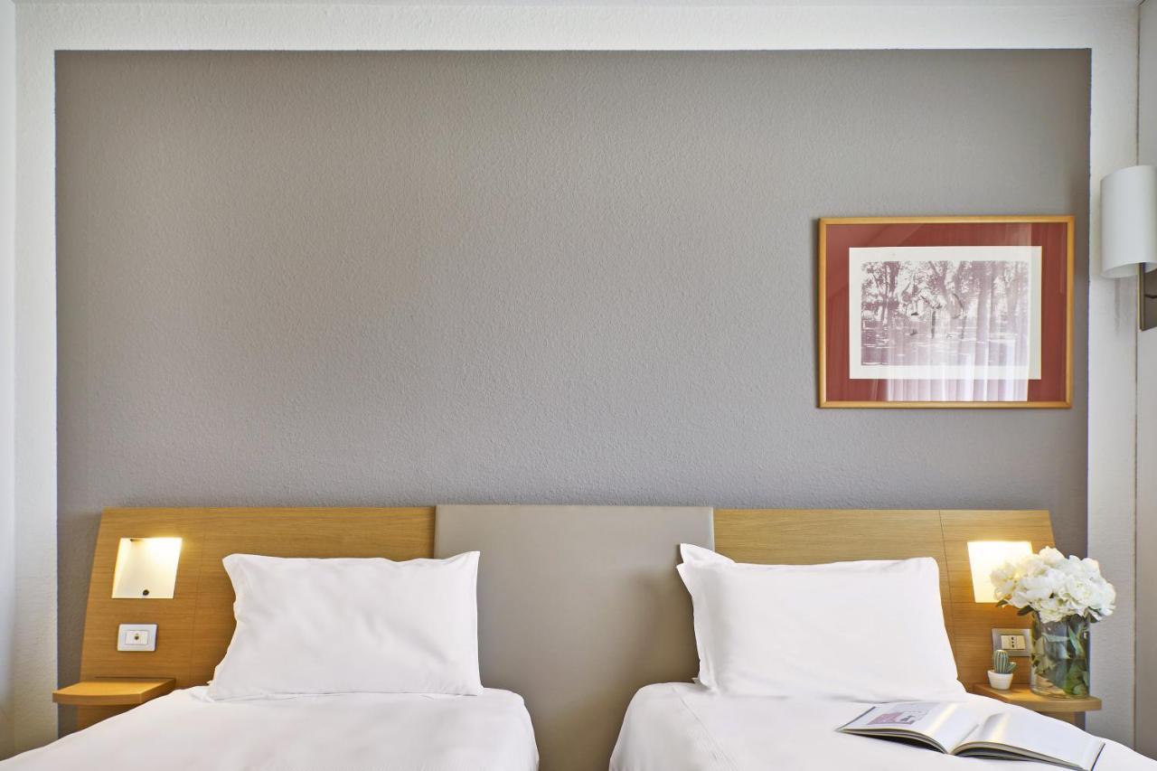 Living Place Hotel 4*