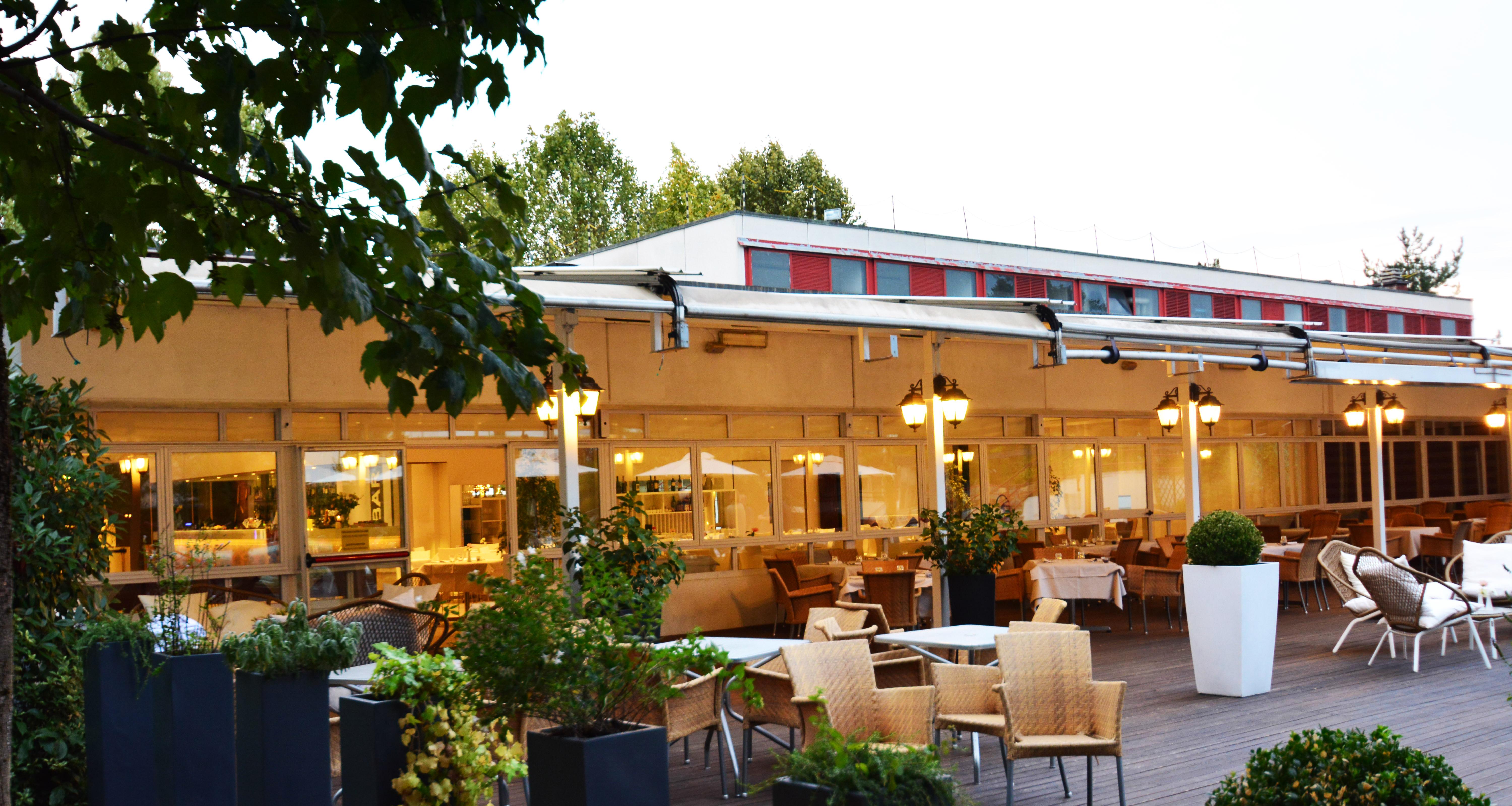 Living Place 4*